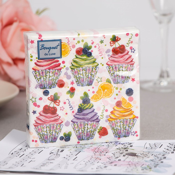 Салфетки Bouquet  de Luxe "Сладкие пирожные" 24х24 , 3 слоя .25л./вл.15