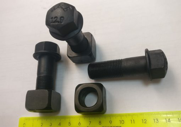 Болт башмачный с гайкой М18*56*1,5+М18*20*1,5