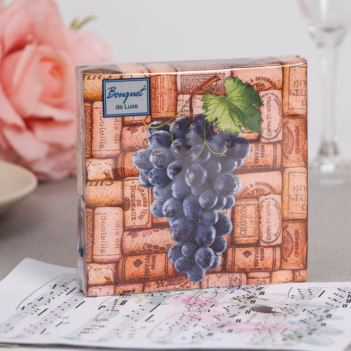 Салфетки Bouquet  de Luxe "Коллекционные вина" 24х24 , 3 слоя .25л./вл.15