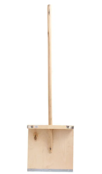 Лопата снеговая деревянная 380*380 с деревянным черенком и металлической планкой